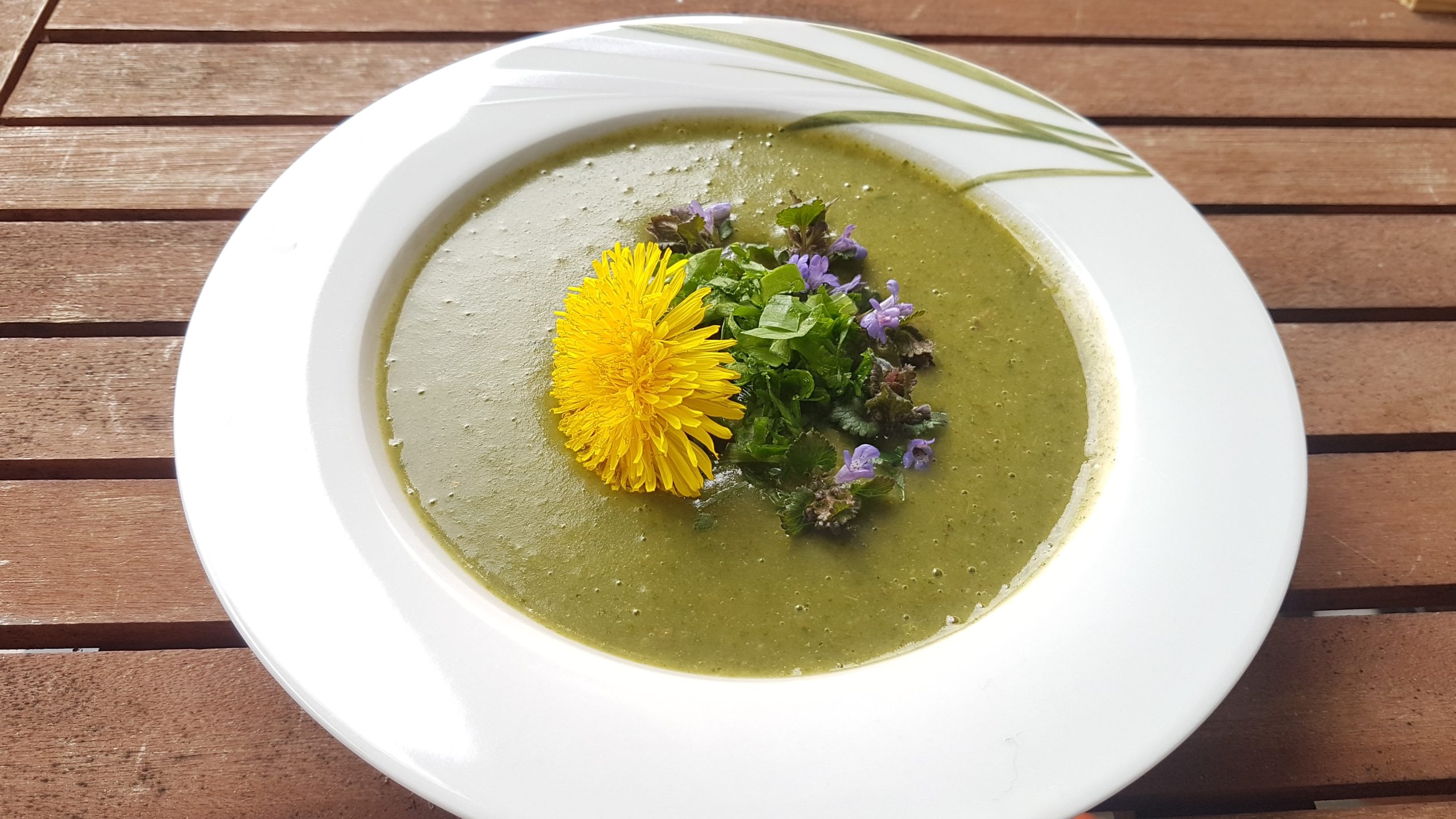 Kräutersuppe